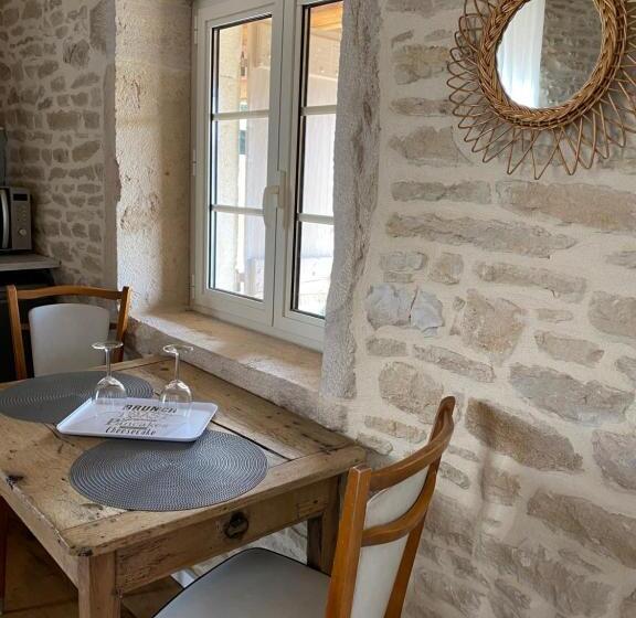 膳宿费 Château De Chatenay   Macon