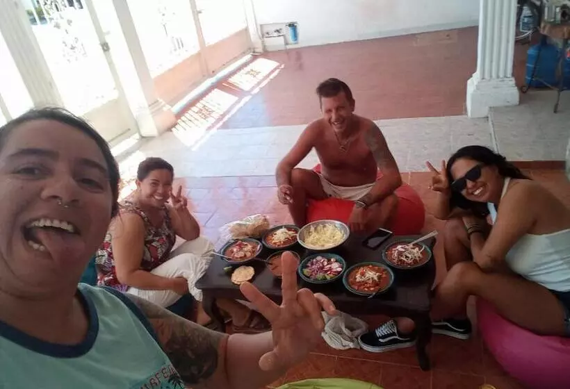 ペンション Mini Hostal Cultural De Mazatlán