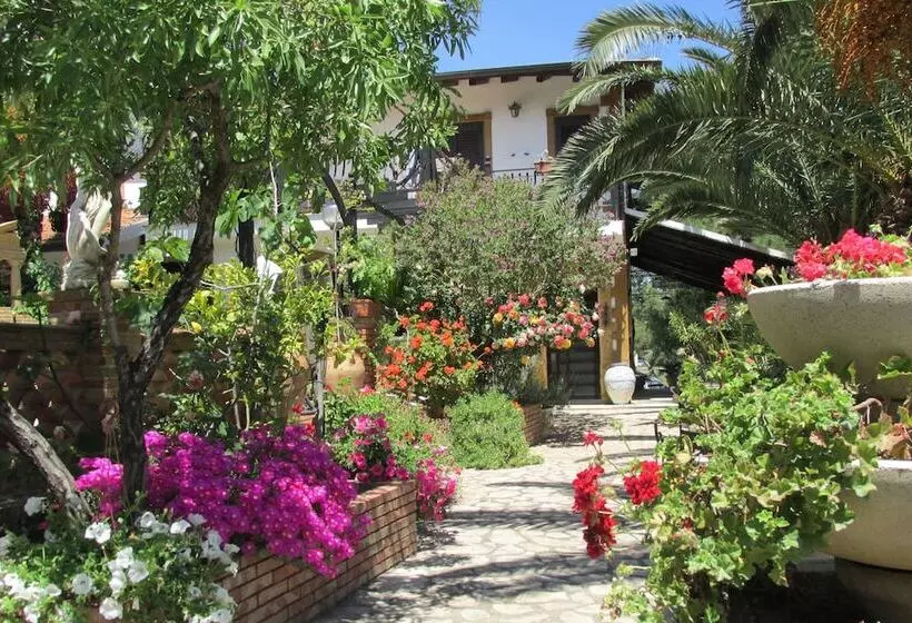 Agriturismo Reggia Saracena