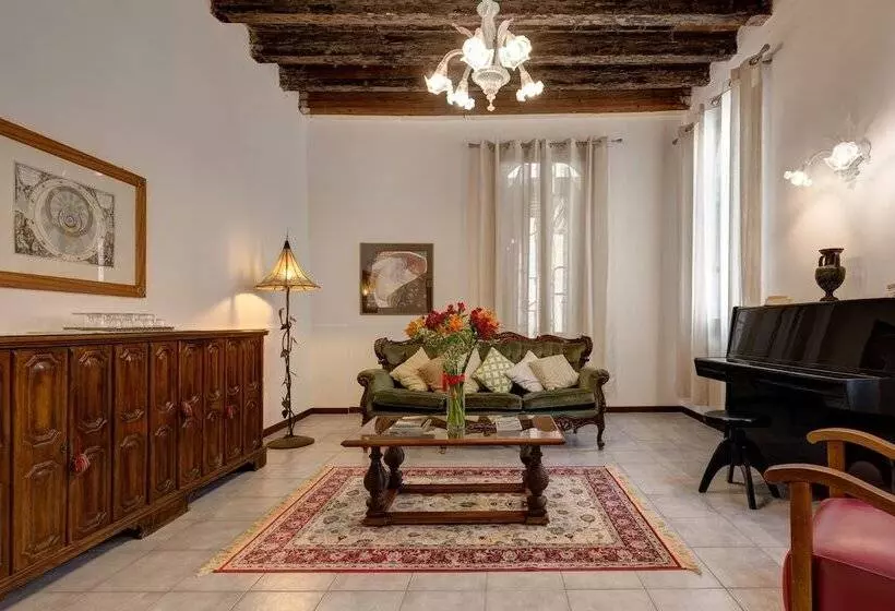 هاستل San Samuele