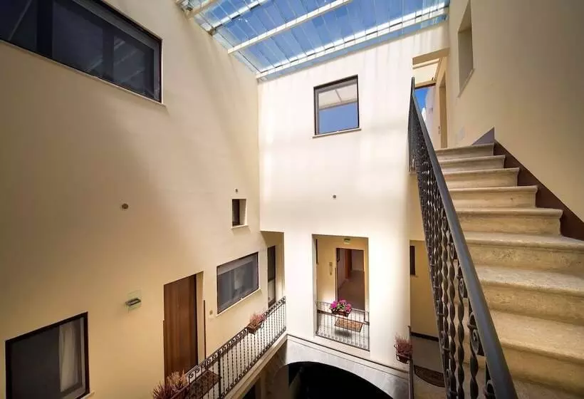 تختخواب و صبحانه Casatrapani