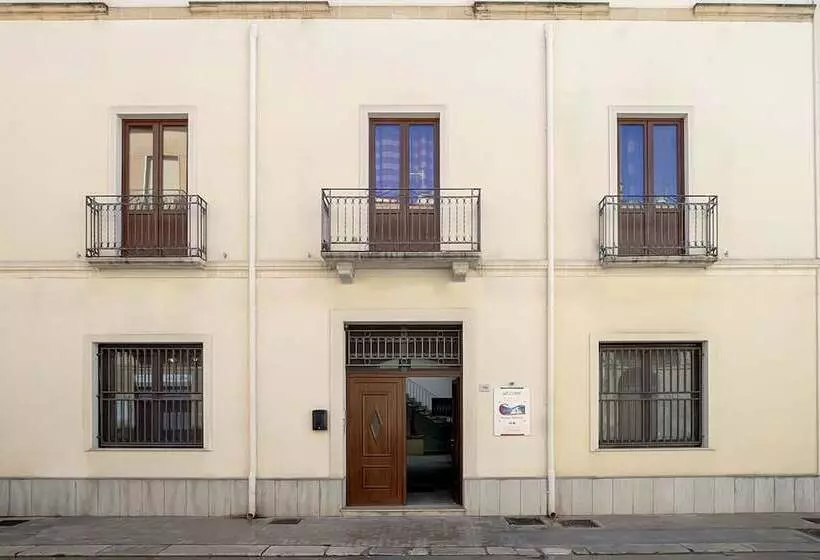 تختخواب و صبحانه Casatrapani