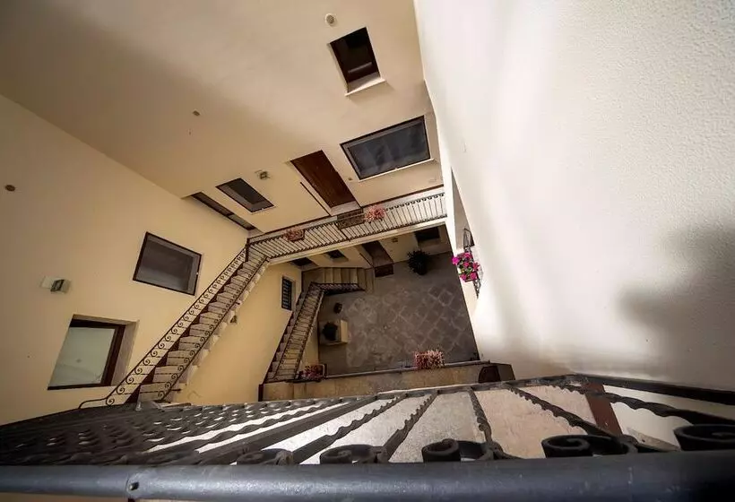 تختخواب و صبحانه Casatrapani