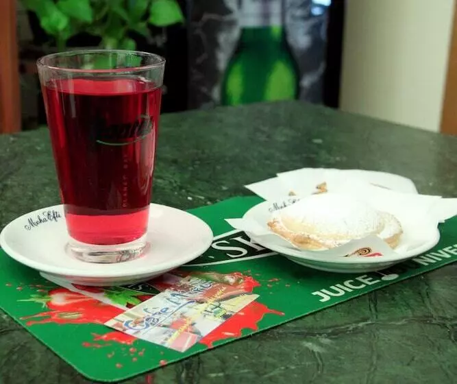 تختخواب و صبحانه Casatrapani