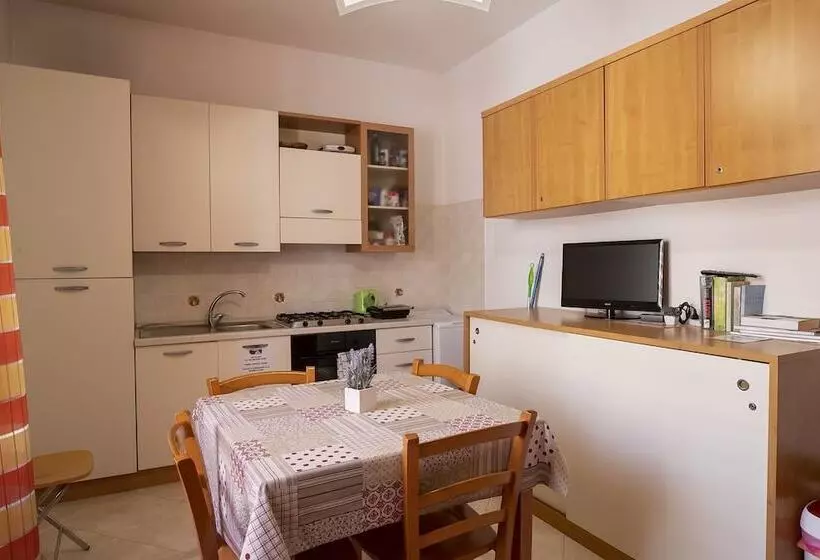 تختخواب و صبحانه Casatrapani