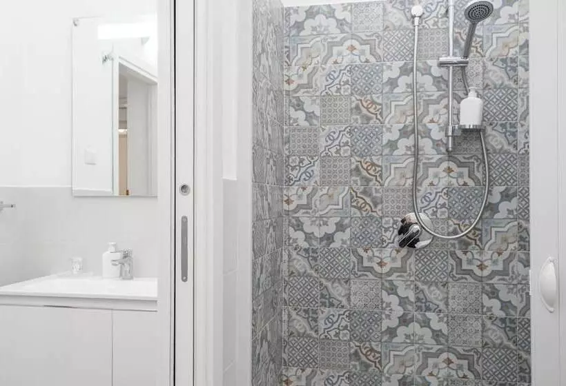 تختخواب و صبحانه Casatrapani