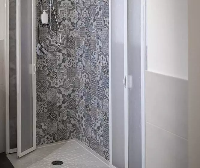 تختخواب و صبحانه Casatrapani