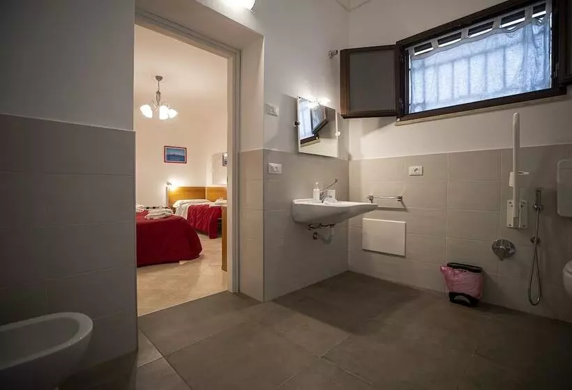 تختخواب و صبحانه Casatrapani