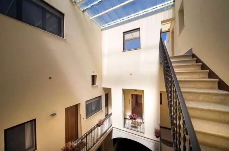 تختخواب و صبحانه Casatrapani