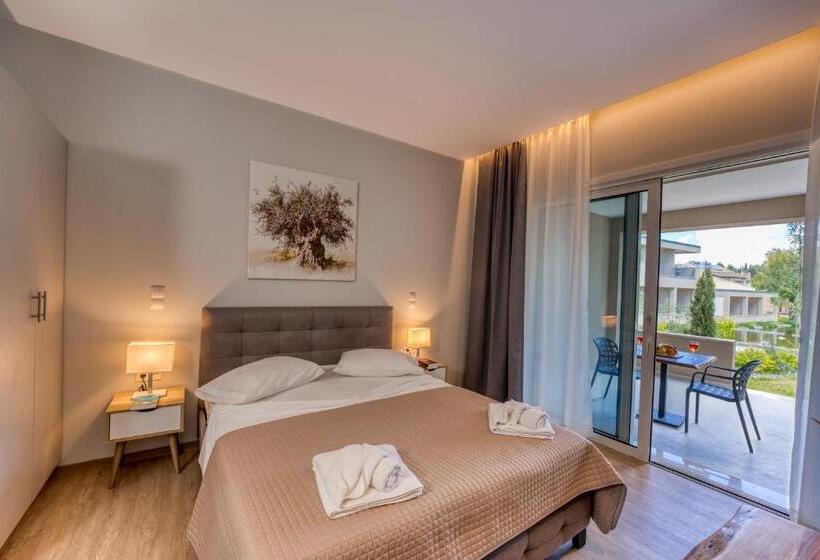 Folies Corfu Town Hotel Apartments