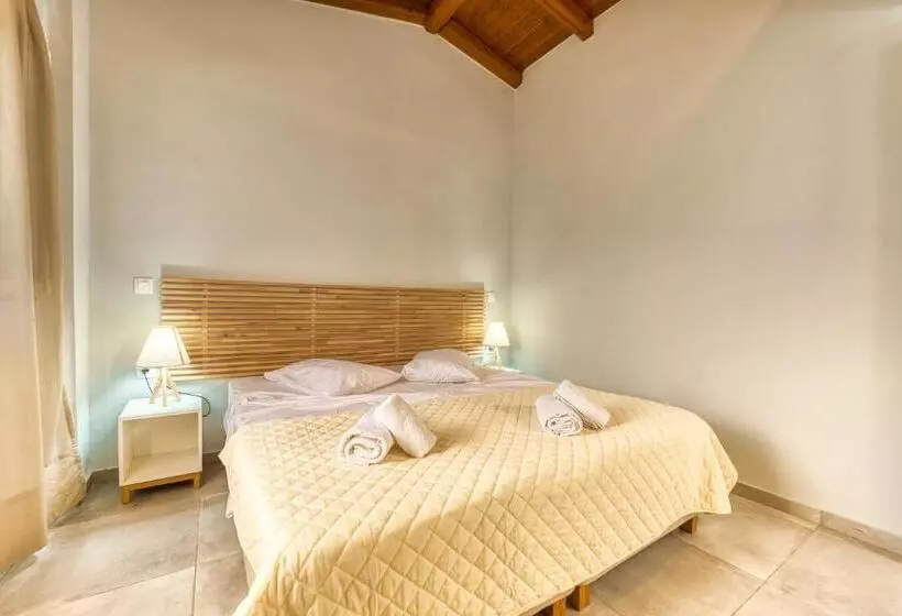 Folies Corfu Town Hotel Apartments