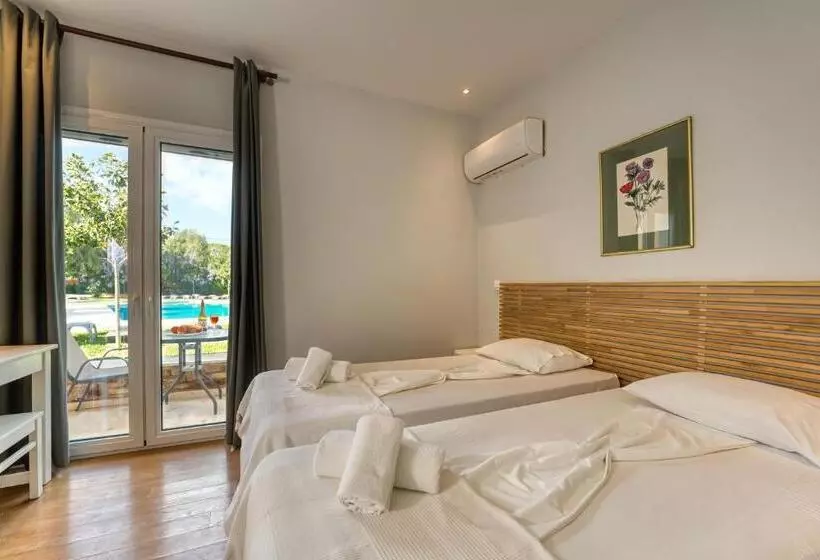 Folies Corfu Town Hotel Apartments