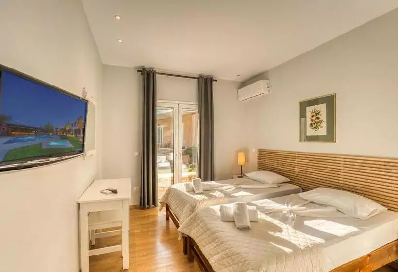 Folies Corfu Town Hotel Apartments