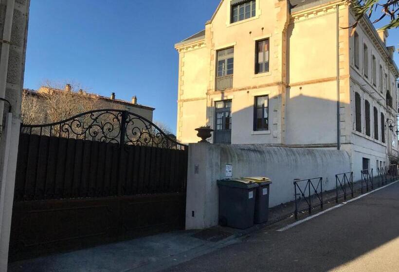 여관 Demeure Saint Louis Historic Manor, City 700m, Parking, Wifi, Electrical Terminal