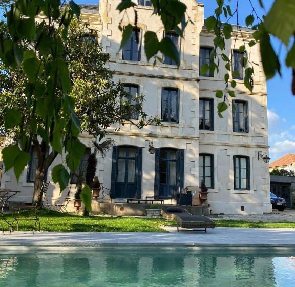 여관 Demeure Saint Louis Historic Manor, City 700m, Parking, Wifi, Electrical Terminal