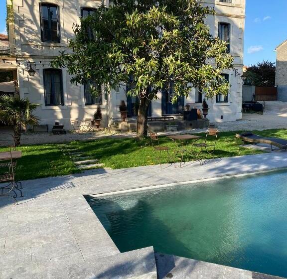 여관 Demeure Saint Louis Historic Manor, City 700m, Parking, Wifi, Electrical Terminal