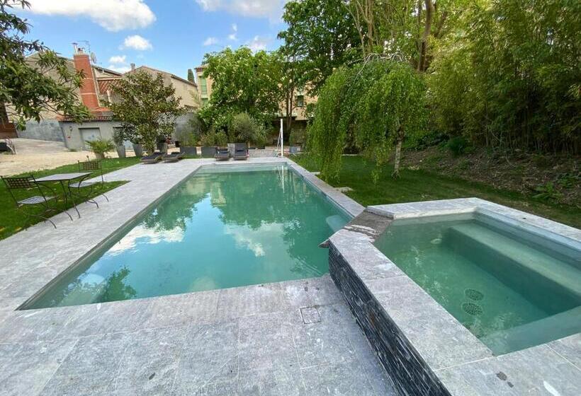 여관 Demeure Saint Louis Historic Manor, City 700m, Parking, Wifi, Electrical Terminal