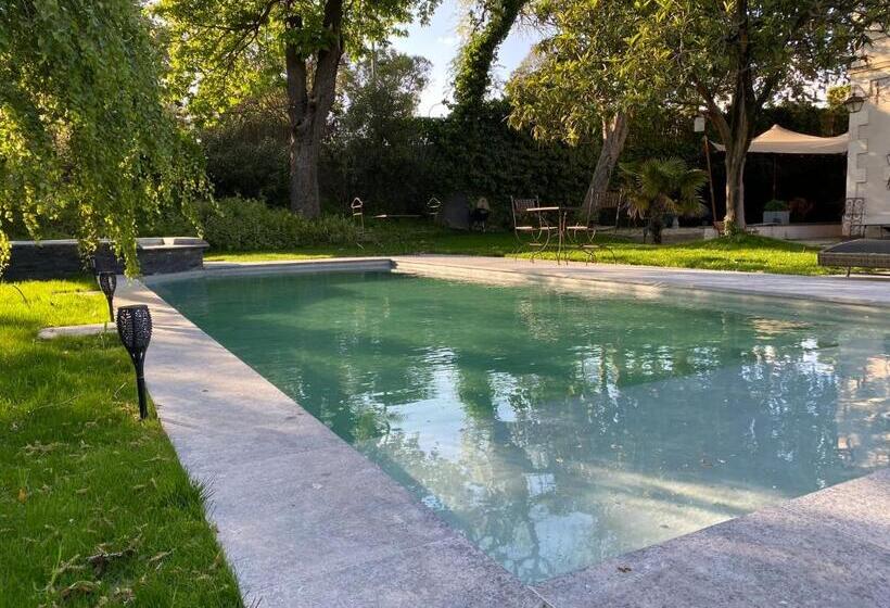 여관 Demeure Saint Louis Historic Manor, City 700m, Parking, Wifi, Electrical Terminal