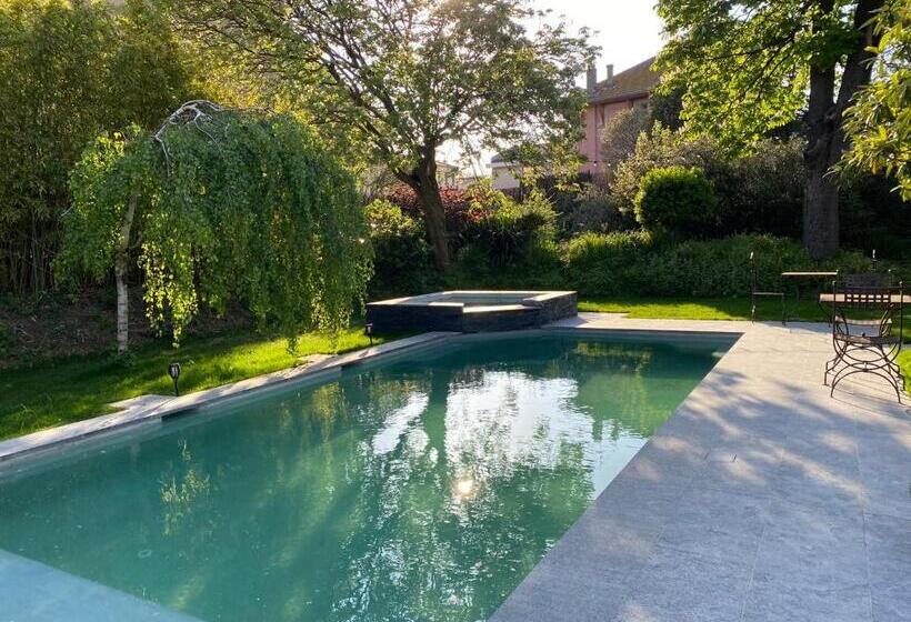 여관 Demeure Saint Louis Historic Manor, City 700m, Parking, Wifi, Electrical Terminal