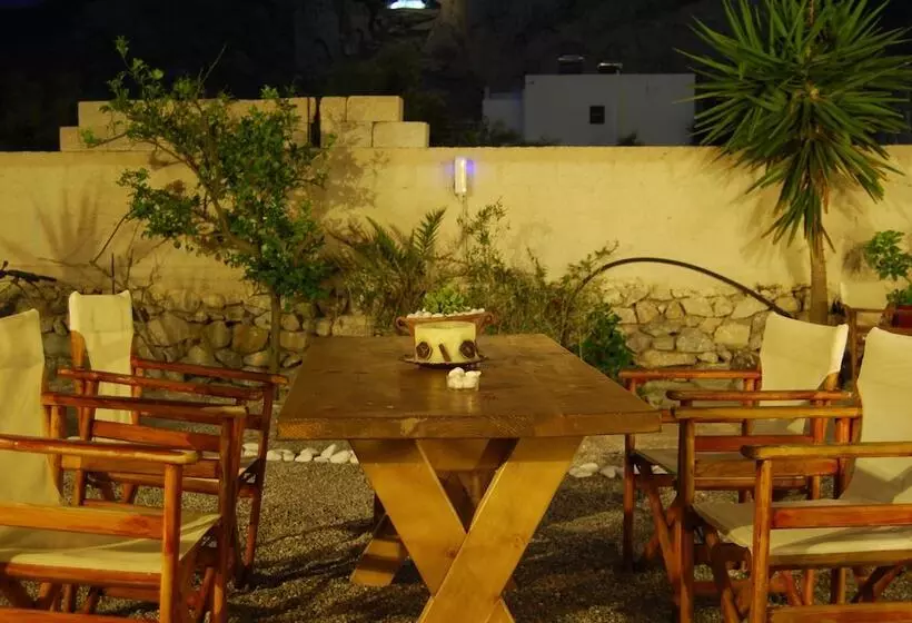 هتل Aretousa Villas