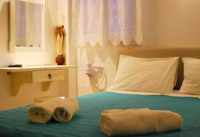 هتل Aretousa Villas