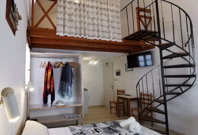 هتل Aretousa Villas