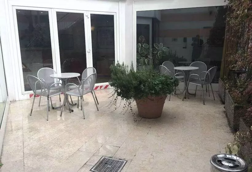 هتل Garni Villa Fontana