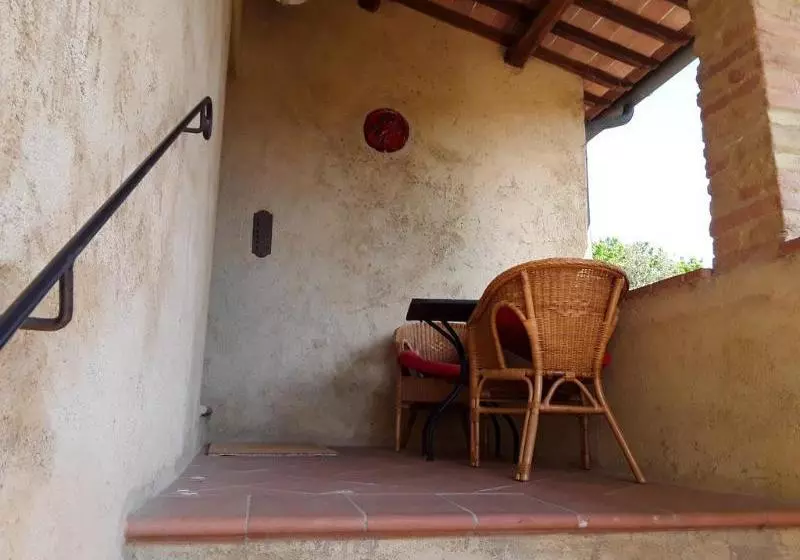 田舎風ホテル Tana De Lepri