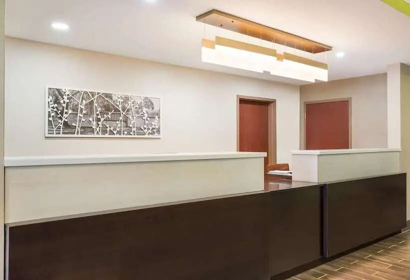 Hotelli Sleep Inn & Suites North Mobile Saraland