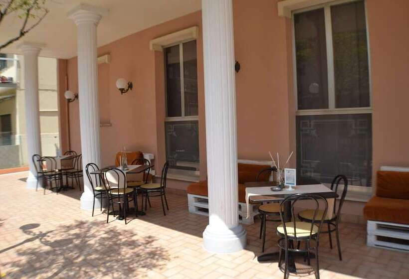 هتل Villa Caterina