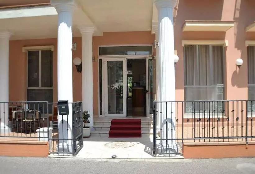 هتل Villa Caterina