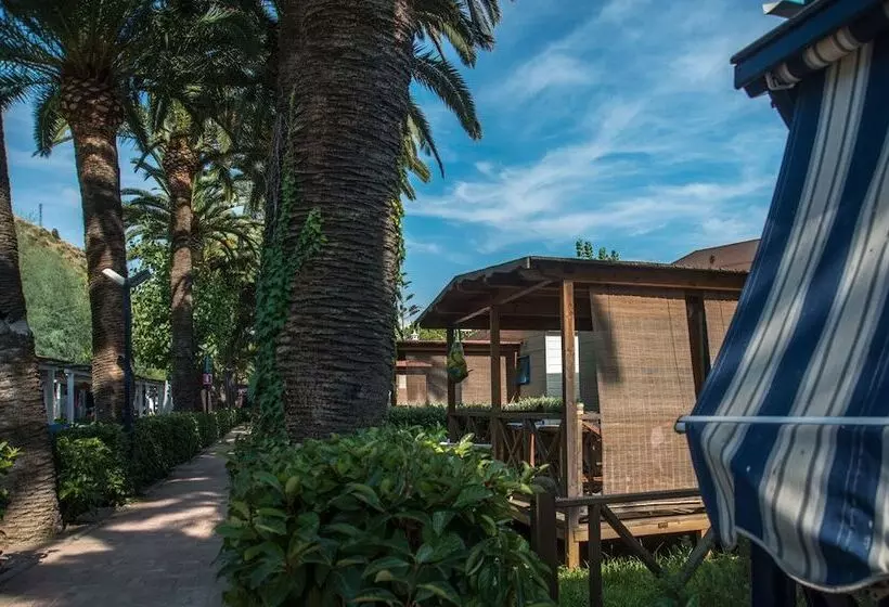 استراحتگاه Le Palme Village