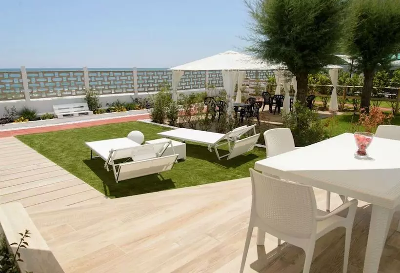 استراحتگاه Le Palme Village