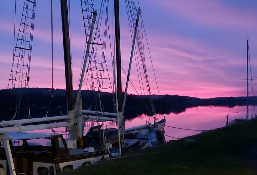 Bed and Breakfast A L Ancre De La Rive