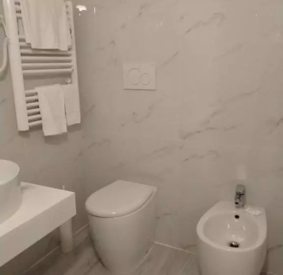 تختخواب و صبحانه Bresciantica