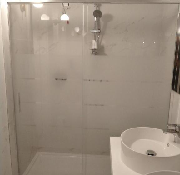 تختخواب و صبحانه Bresciantica