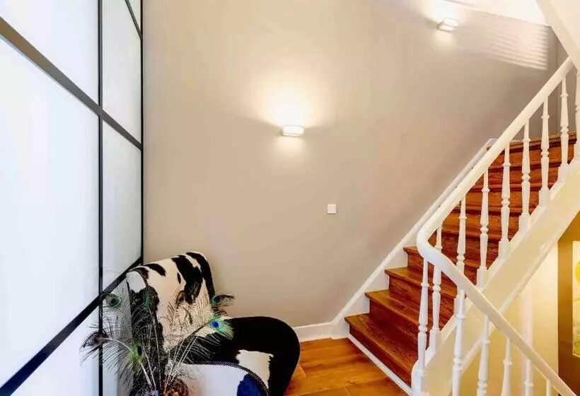 Aamiaismajoitus (B&B) Chez Hélène Luxury Bnb