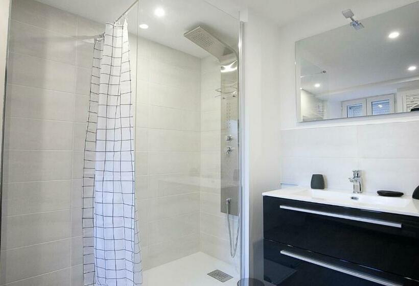 مبيت وإفطار Meublé De Tourisme, Les Chambres Du Beffroi