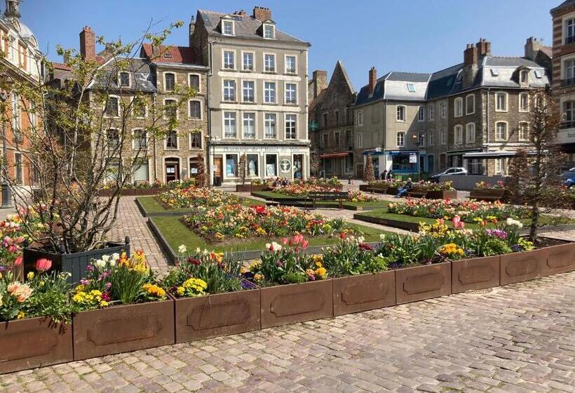 مبيت وإفطار Meublé De Tourisme, Les Chambres Du Beffroi