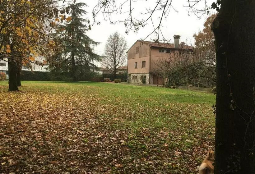 Aamiaismajoitus (B&B) Villa Venezia