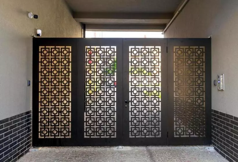 H11 Downtown Apartments