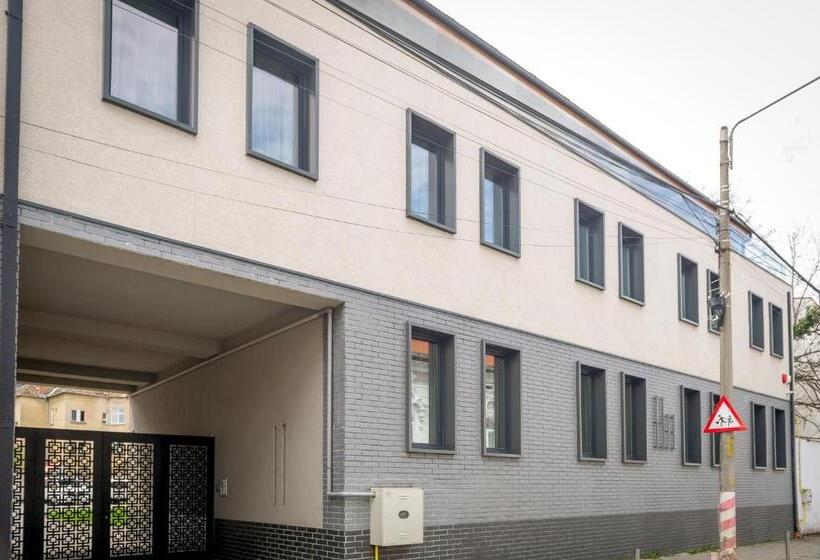 H11 Downtown Apartments