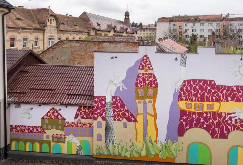 H11 Downtown Apartments