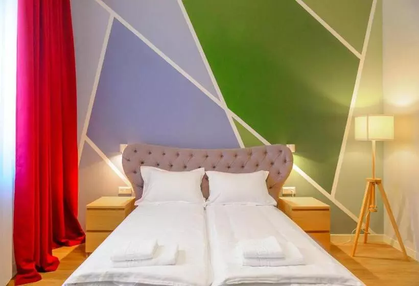 H11 Downtown Apartments