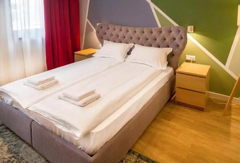 H11 Downtown Apartments