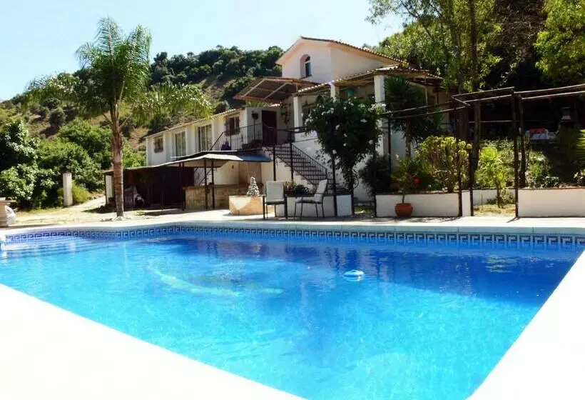 Aamiaismajoitus (B&B) Vegan Guesthouse Finca Pereila