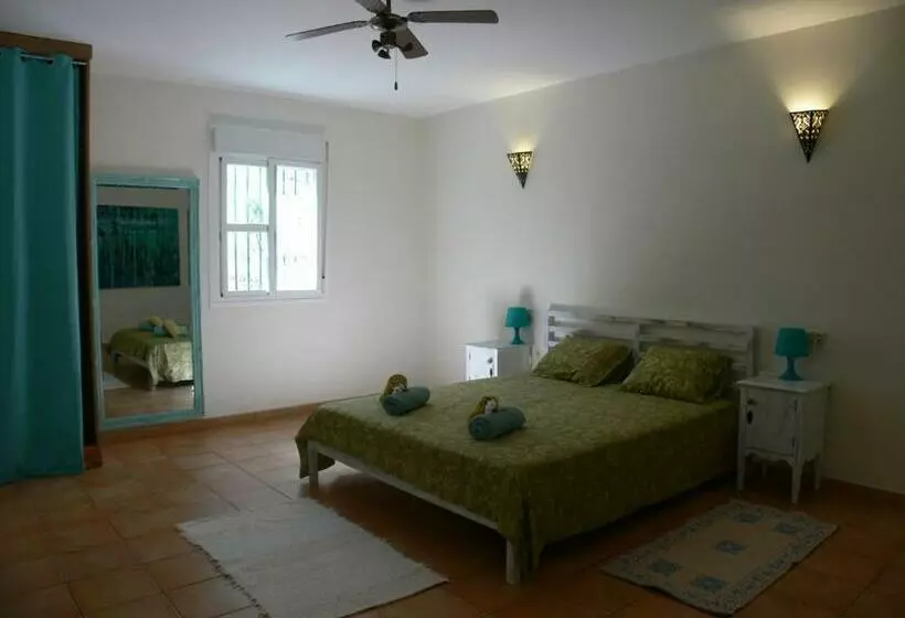 Aamiaismajoitus (B&B) Vegan Guesthouse Finca Pereila