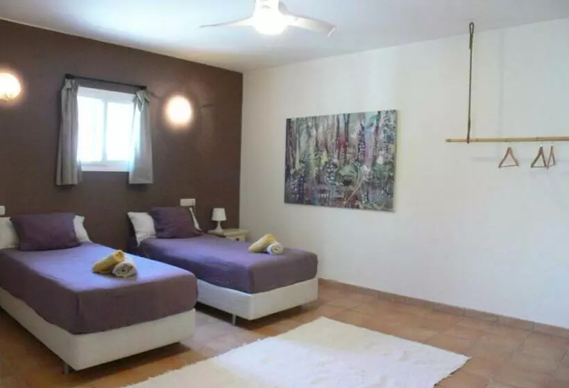 Aamiaismajoitus (B&B) Vegan Guesthouse Finca Pereila