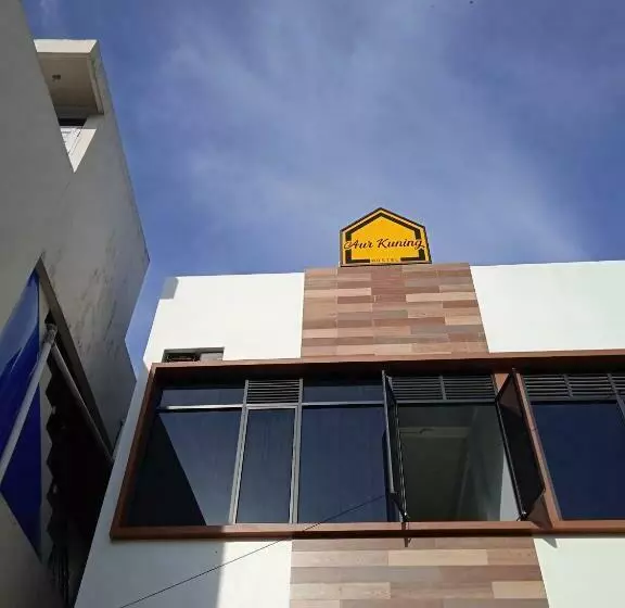 Aur Kuning Hostel Syariah Bukittinggi