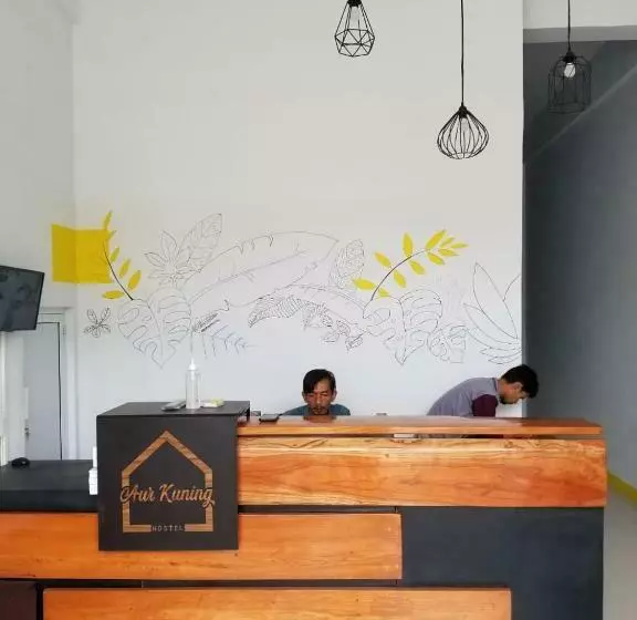 Aur Kuning Hostel Syariah Bukittinggi